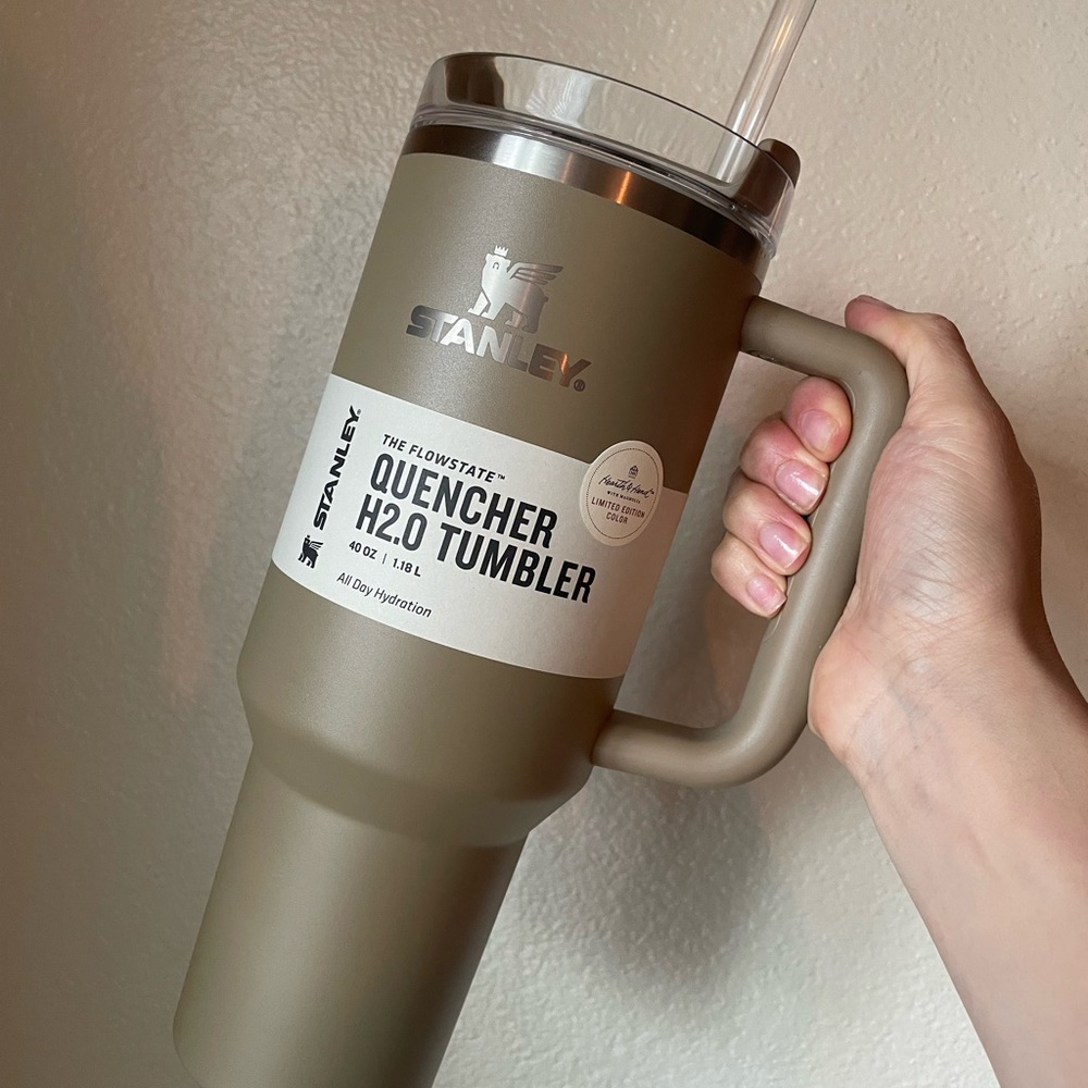 NWT: Limited Edition Stanley Quencher H2.0 Tumbler - Magnolia (Hart & Hand)